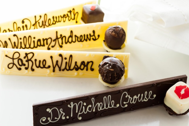 Personolized guest chocolate name plate for the wedding.