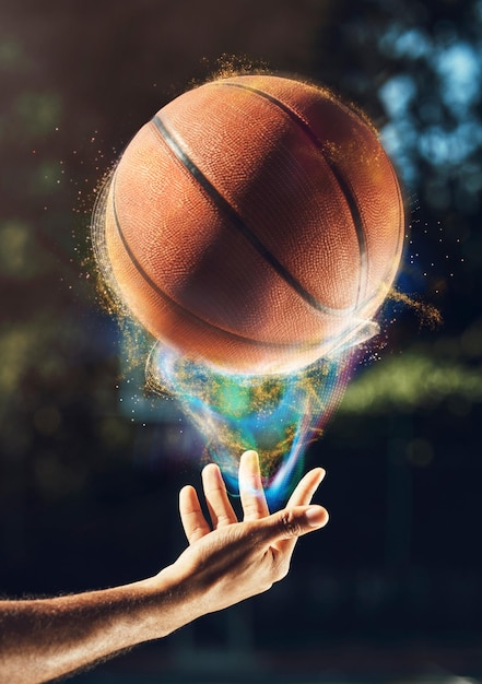 Persoonshanden en basketbal in de natuur voor sportwedstrijd of kunst op het buitenveld Man of speler met bal en kleur klaar voor fitnessspelen of atletische praktijk in kampioenschapstoernooi