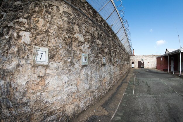 Photo perth - australia - august, 20 2015 - fremantle prison is now open to the public