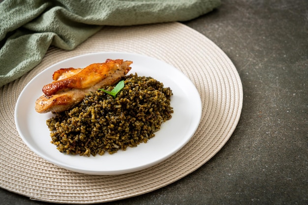 Pesto fried rice with grilled chicken