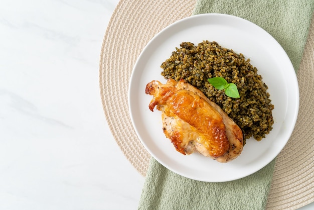 Pesto fried rice with grilled chicken