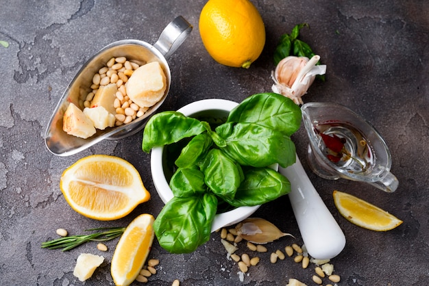 Pesto sauce ingredients