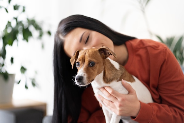 写真 飼い主と一緒にペットのライフスタイル