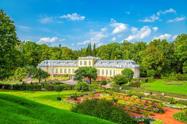 Peterhof Lower Park Het grootste fonteinensemble ter wereld Peterhof Sint-Petersburg Rusland 12 september 2023