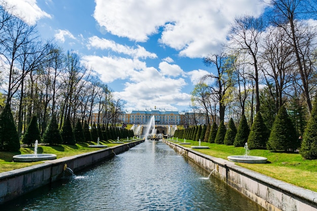 Foto peterhof paleis in sint-petersburg rusland