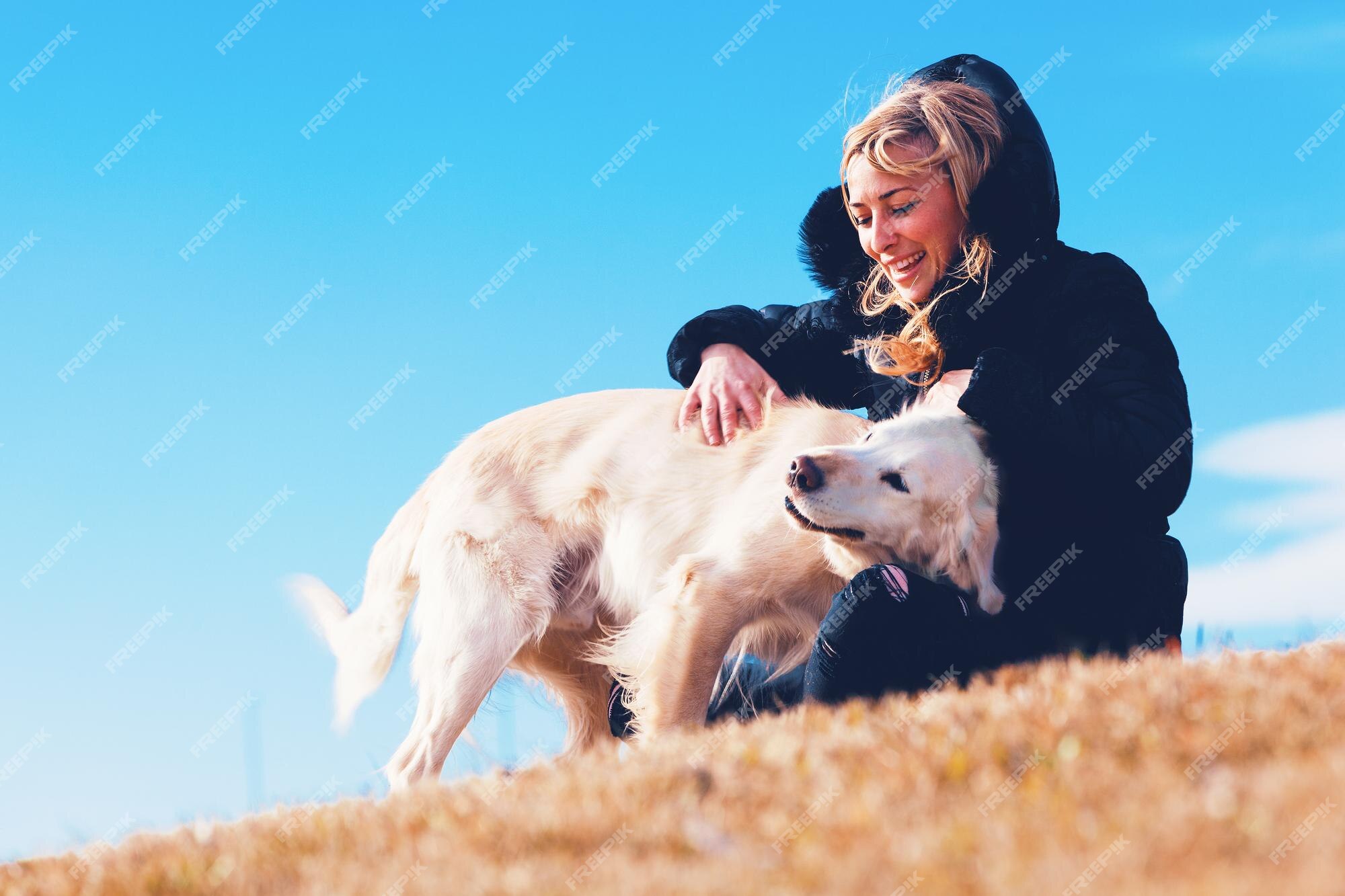 /premium-photo/pets-dogs-blonde-gir... /premium-photo/pets-dogs-blonde-gir...