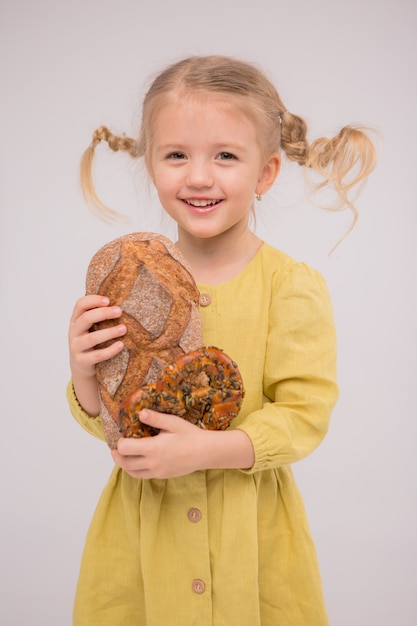 peuter meisje brood licht