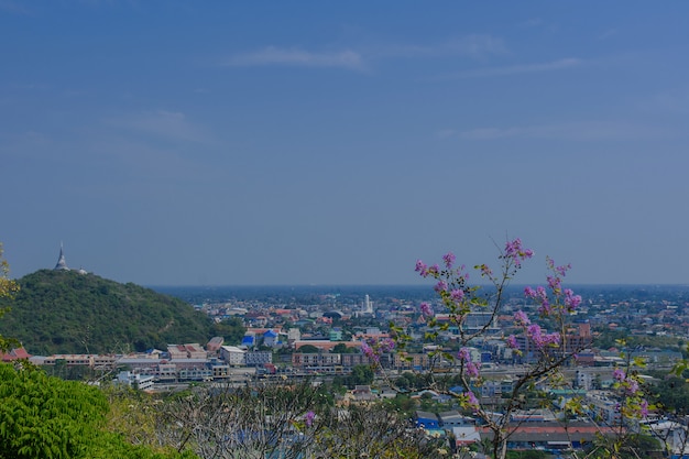 Phetchaburistad vanuit een hoge invalshoek in Thailand.