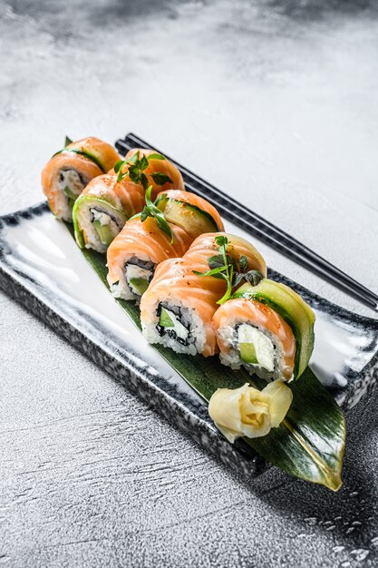 Philadelphia makisushi met zalm