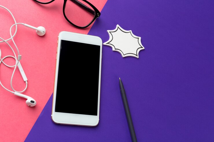 Photo phone with blank speech bubble