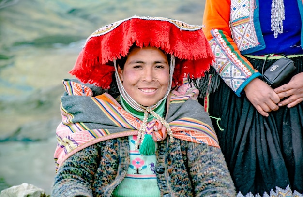 Photo photo book of a native woman in the mountains of peru