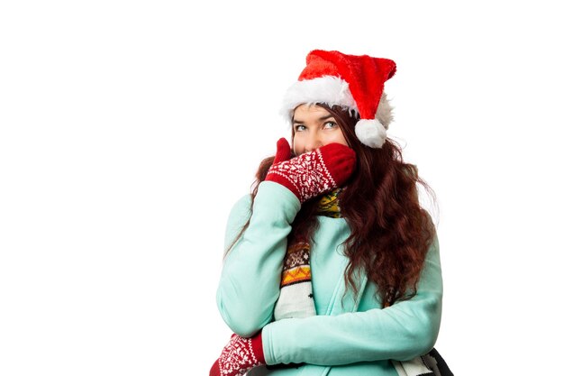 Photo photo of brunette in santas cap