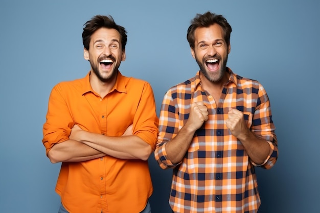 Photo photo cheerful bearded young guys rejoice and have fun