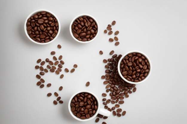 Photo photo coffee beans levitate on a white background