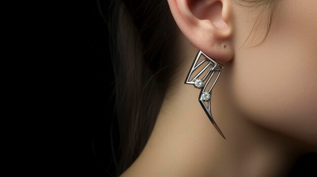 Photo photo of a modern and edgy ear climber with a geometric design