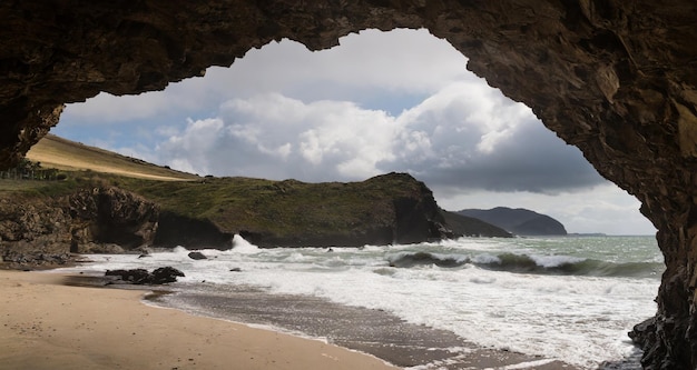 photo Natural rock arch on the Pfeiffer beach California