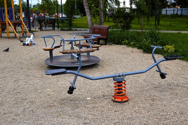 Foto foto o parco giochi senza bambini altalene scivolo