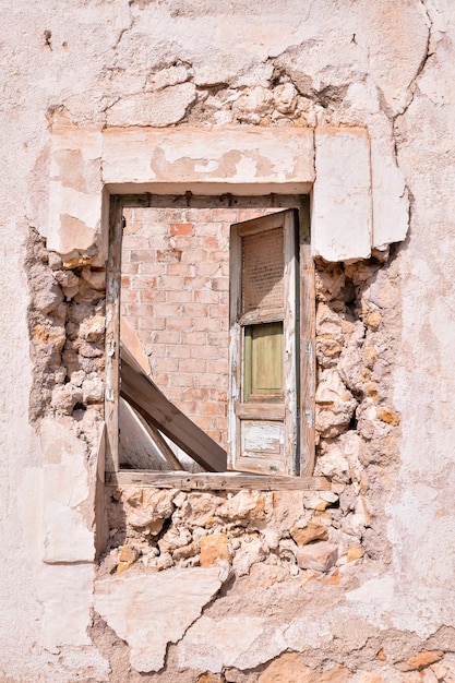 Photo Picture of an Abandoned Desert House Exterior