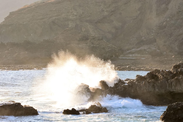 Photo Picture of a BIg Wave in the Ocean