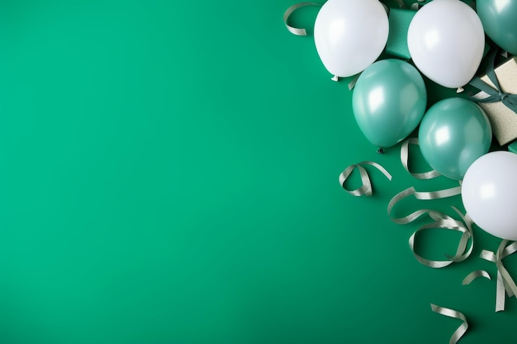 Photo トップ 写真 緑色の背景の誕生日デコレーション コピースペース