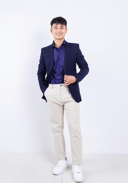 Photo photo of young asian businessman on white background