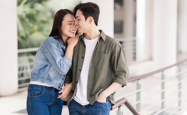 Photo photo of young asian couple outdoor