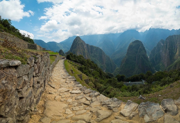 Fotografie della cittadella di machu picchu nelle ande del perù