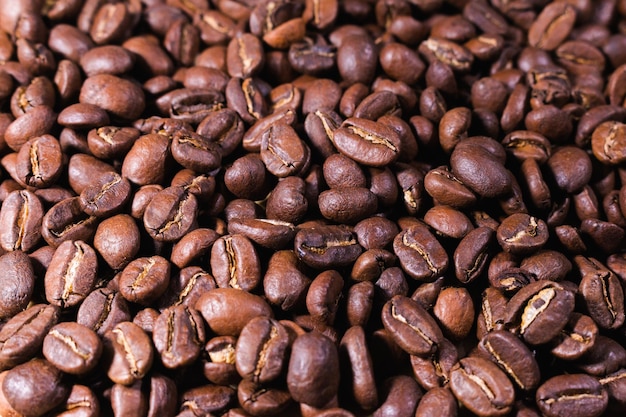 グアテマラのコーヒーの背景から焙煎したコーヒー豆の写真