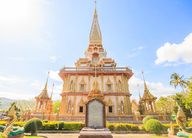 Phuket (Thailand) 22 januari 2017 Mooie pagode bij Wat Chalong of Wat Chaitararam Tempel beroemde bezienswaardigheden en plaats van aanbidding in de provincie Phuket op 22 januari 2017 in Thailand