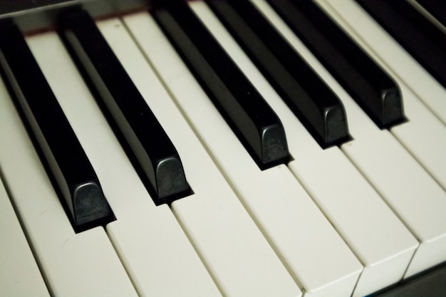 Foto tasti di pianoforte da vicino