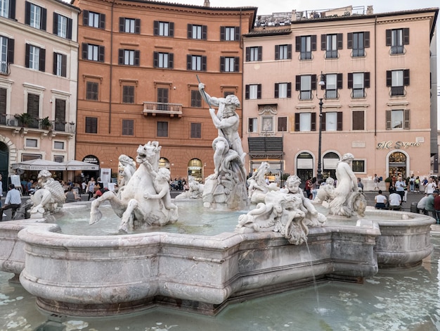 Piazza navona fontana di nettuno roma italia