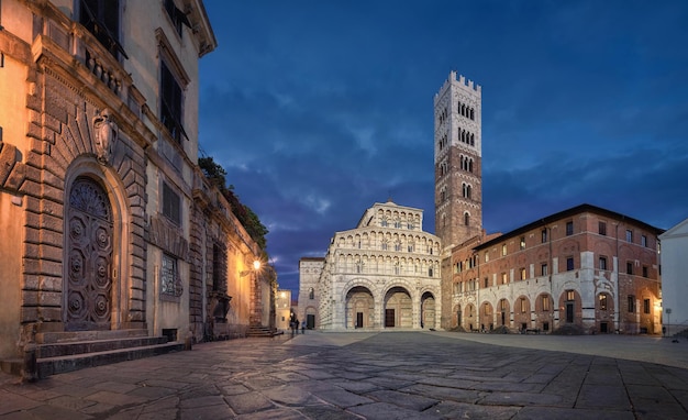 Piazza San Martino and Lucca Cathedral at dusk