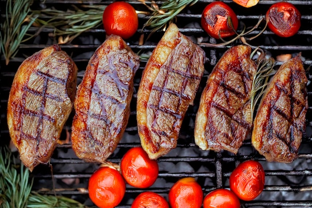 Picanha geroosterd in houtskool barbecue