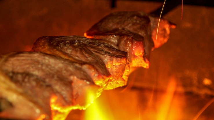 Foto picanha van het vlees in brand brazilië