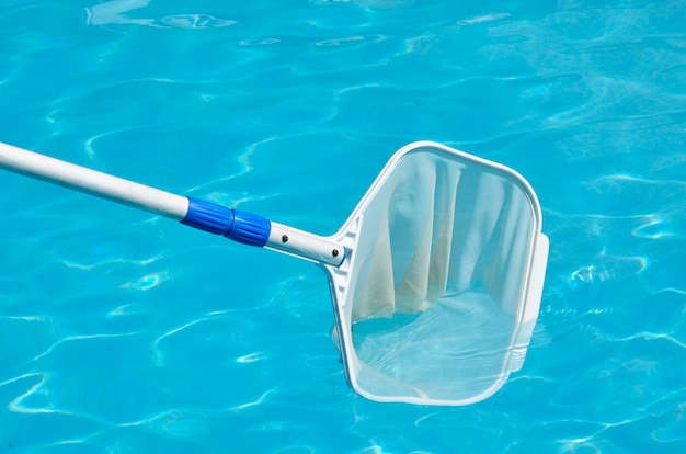 Picker of the pool surface