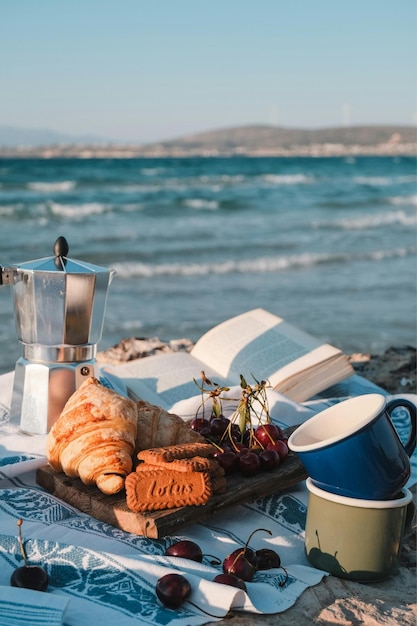 Foto picnic sulla spiaggia foto