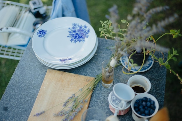 Photo a picnic on a warm summer day