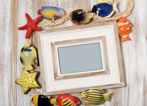 Рамка для фото с декоративными рыбками