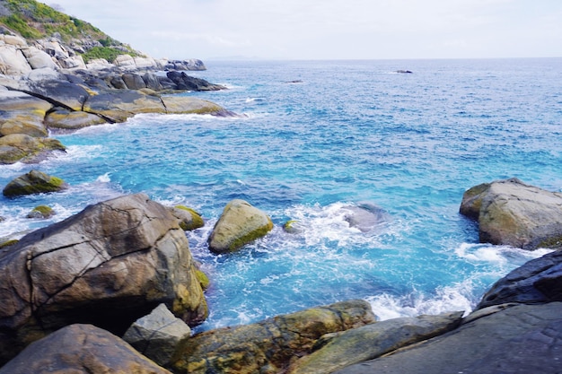 A picture of the ocean and the rocks