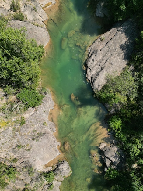 Foto immagine di un fiume da un drone