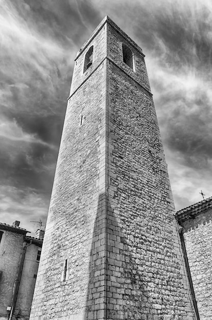 Живописная средневековая башня в SaintPauldeVence Cote d'Azur France