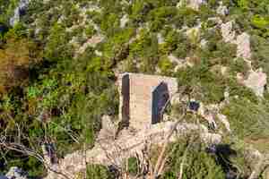 Photo picturesque ruins of the ancient city of olympos in turkey