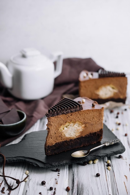 お茶とチョコレートケーキ