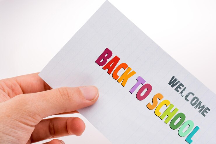 Photo piece of paper in hand