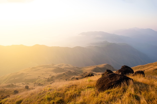 piek van berg van heuvel Mulayit in Myanmar land