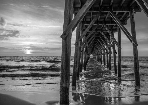 Foto pier op zee tegen de lucht