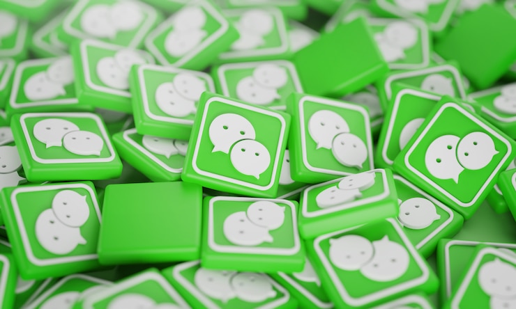 Photo pile of 3d whatsapp logos