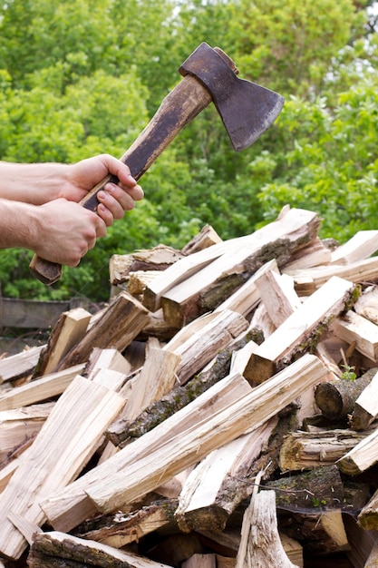 Photo pile of chopped firewood
