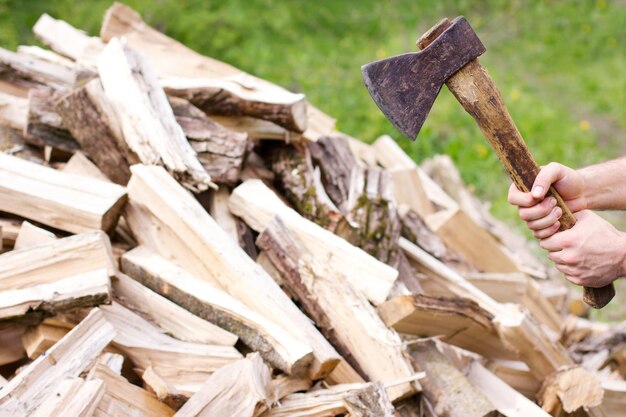 Photo pile of chopped firewood