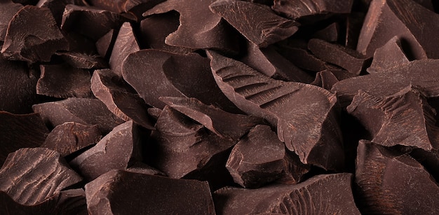 Фото Куча темного шоколада.